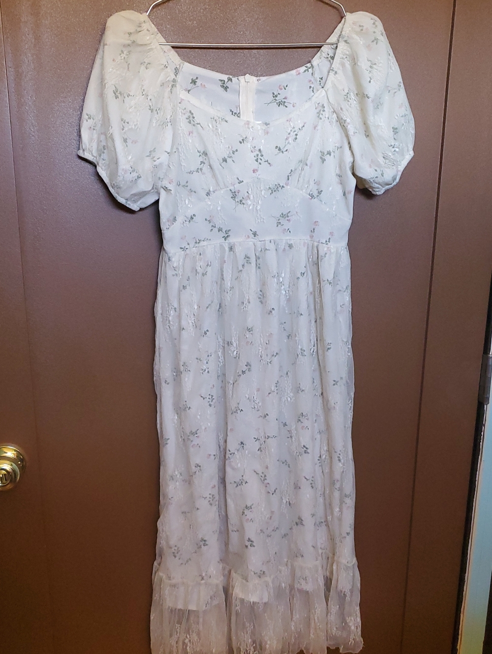 Cream Floral Puff Sleeve Lace Dress